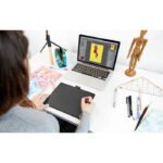 Wacom Intuos Bluetooth Creative Pen Tablet Medium - Black - Image 2
